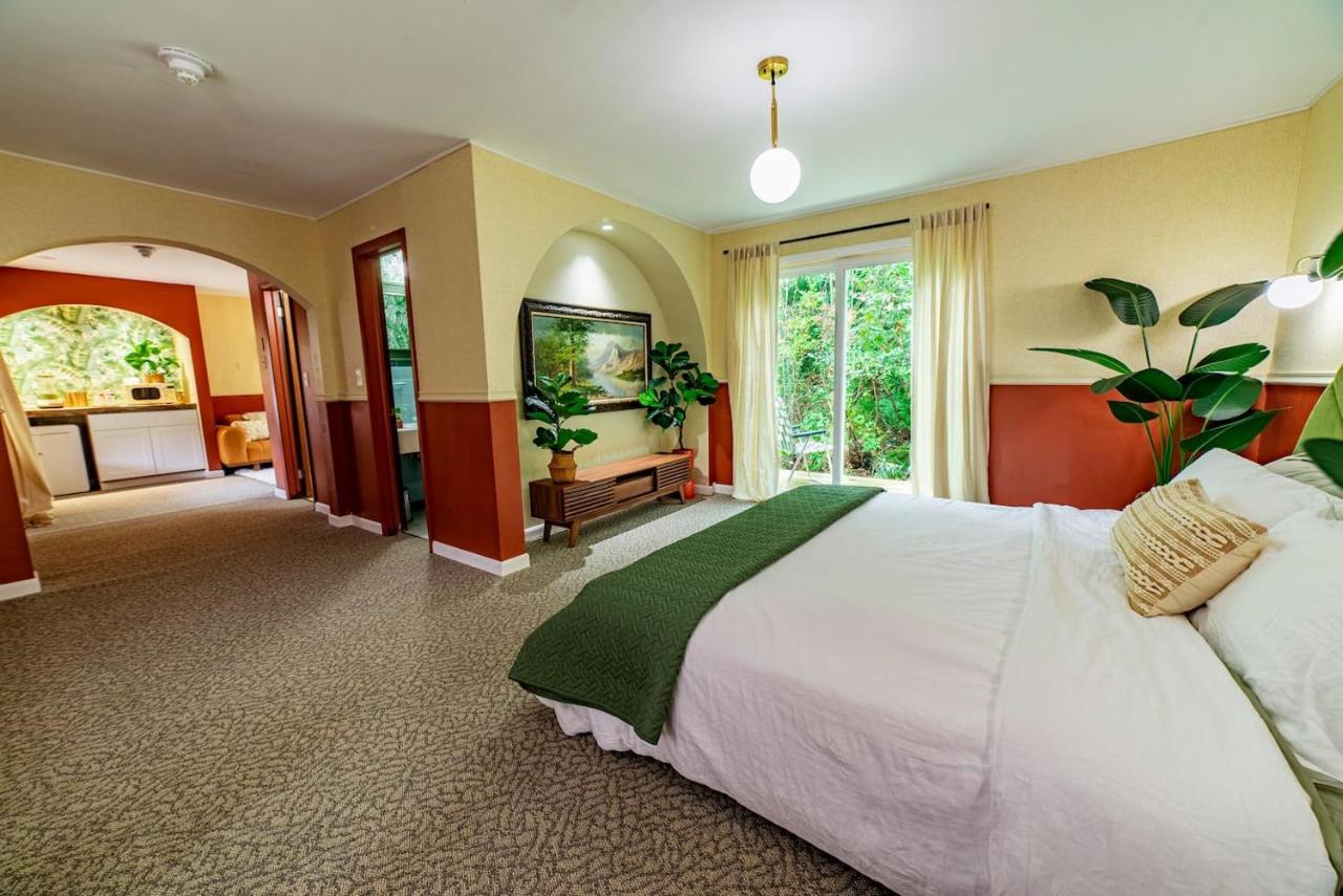 The Springs Motel New Ashford Экстерьер фото