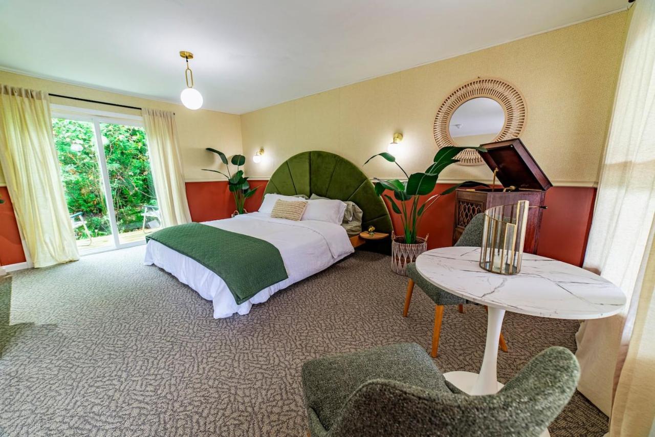 The Springs Motel New Ashford Экстерьер фото