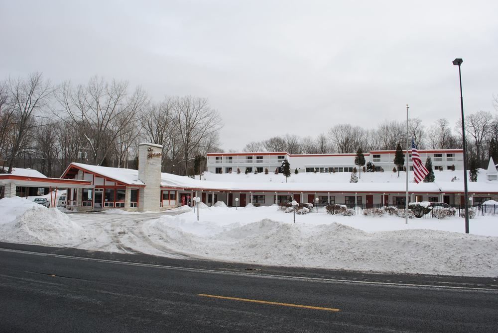 The Springs Motel New Ashford Экстерьер фото